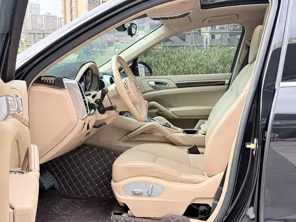 Porsche Cayenne 2011