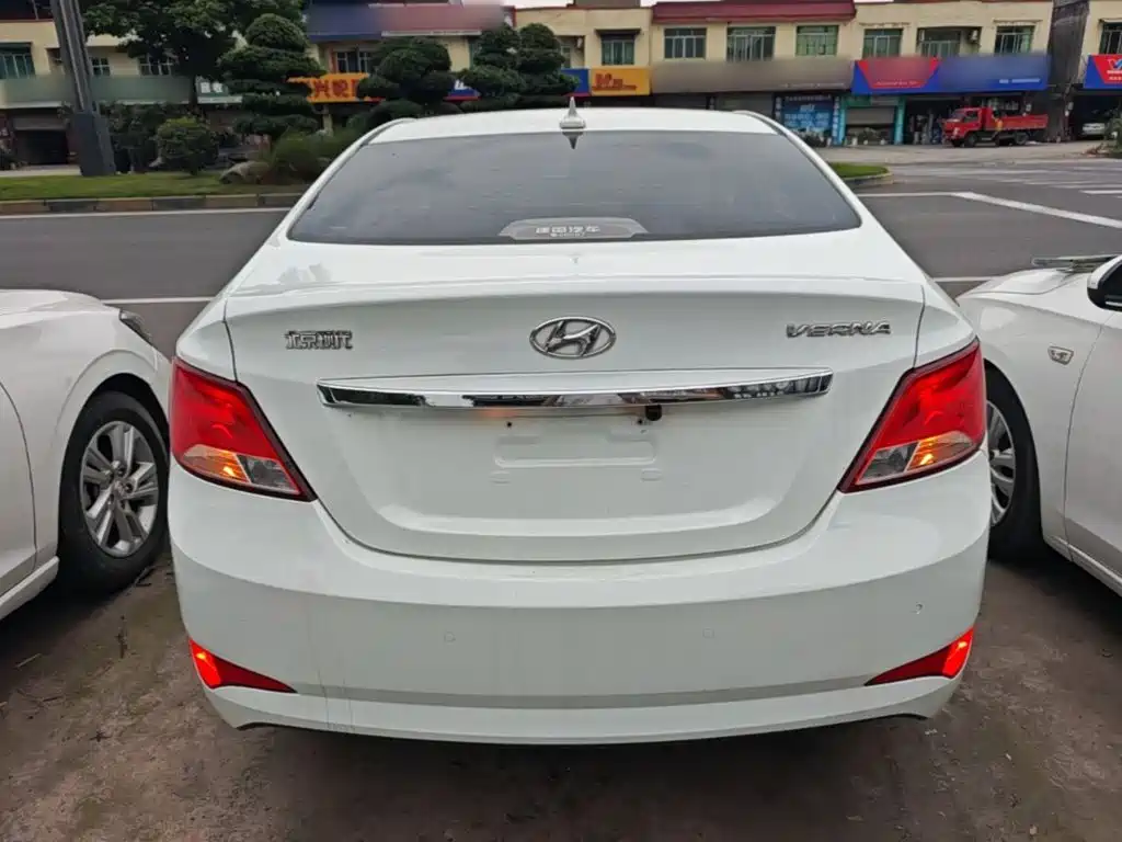Hyundai Verna 2016