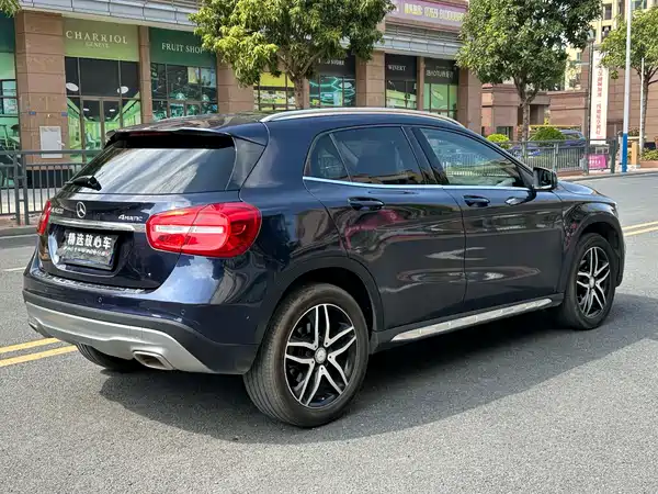 Mercedes-Benz GLA 2015