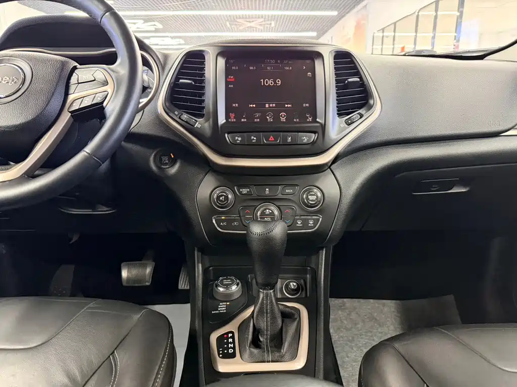 Jeep Cherokee 2014 — фото 13