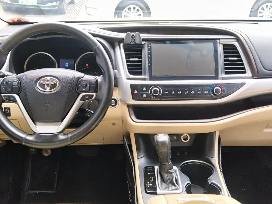 Toyota Highlander 2019 — фото 12