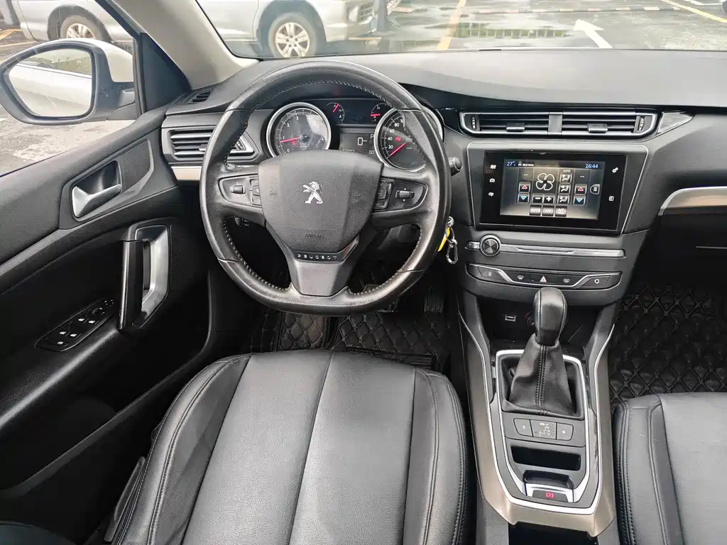 Peugeot 408 2015 — фото 10