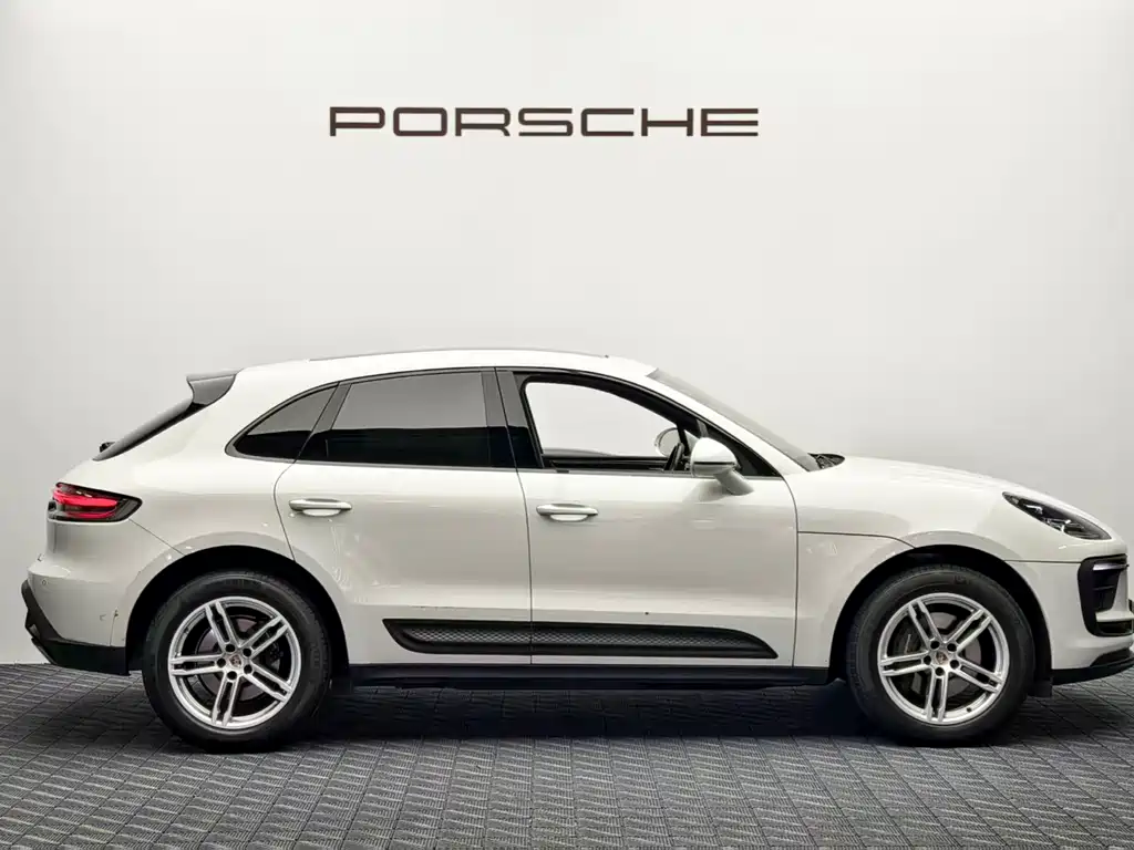 Porsche Macan 2023 — фото 8