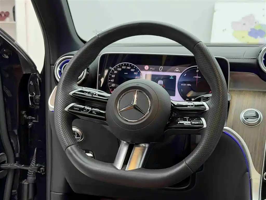 Mercedes-Benz GLC EV 2025 — фото 12