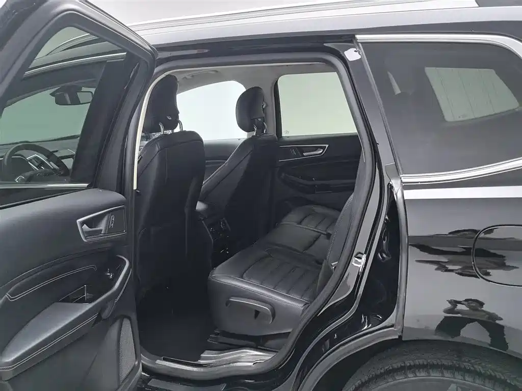 Ford Edge 2019 — фото 15