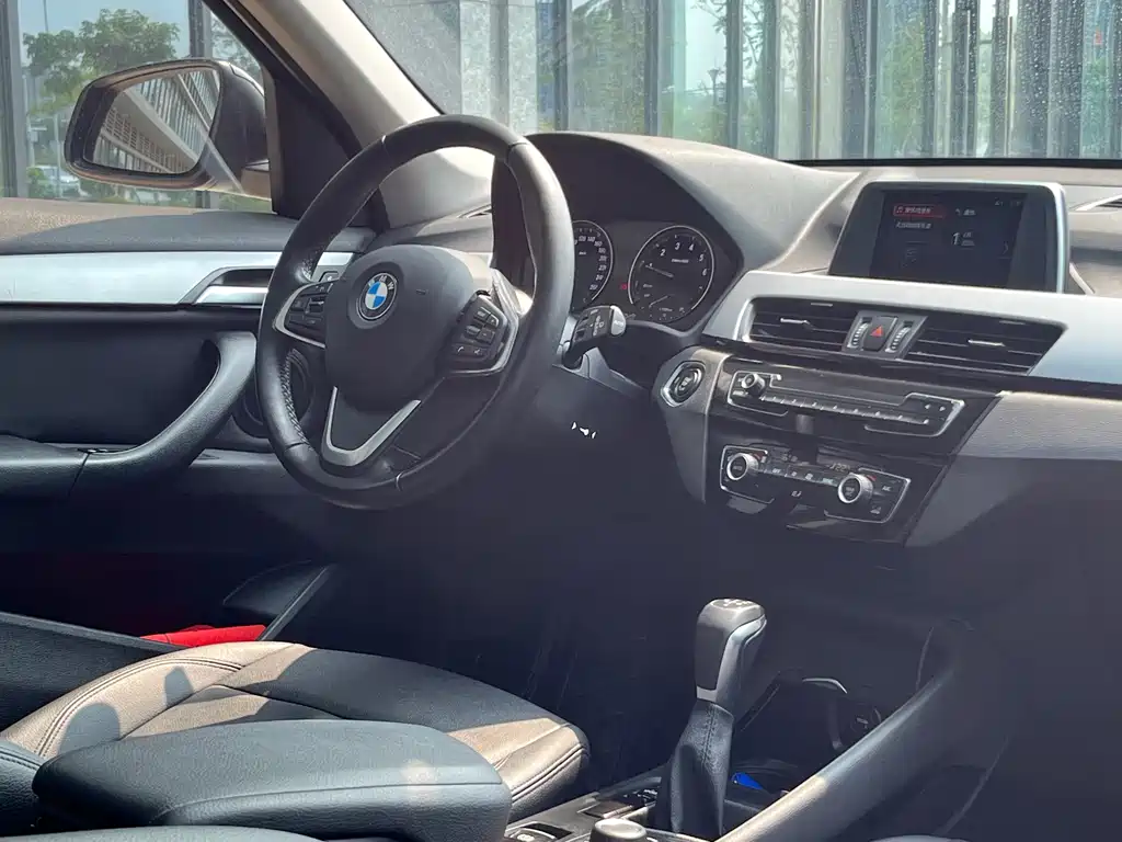 BMW X1 2018 — фото 12
