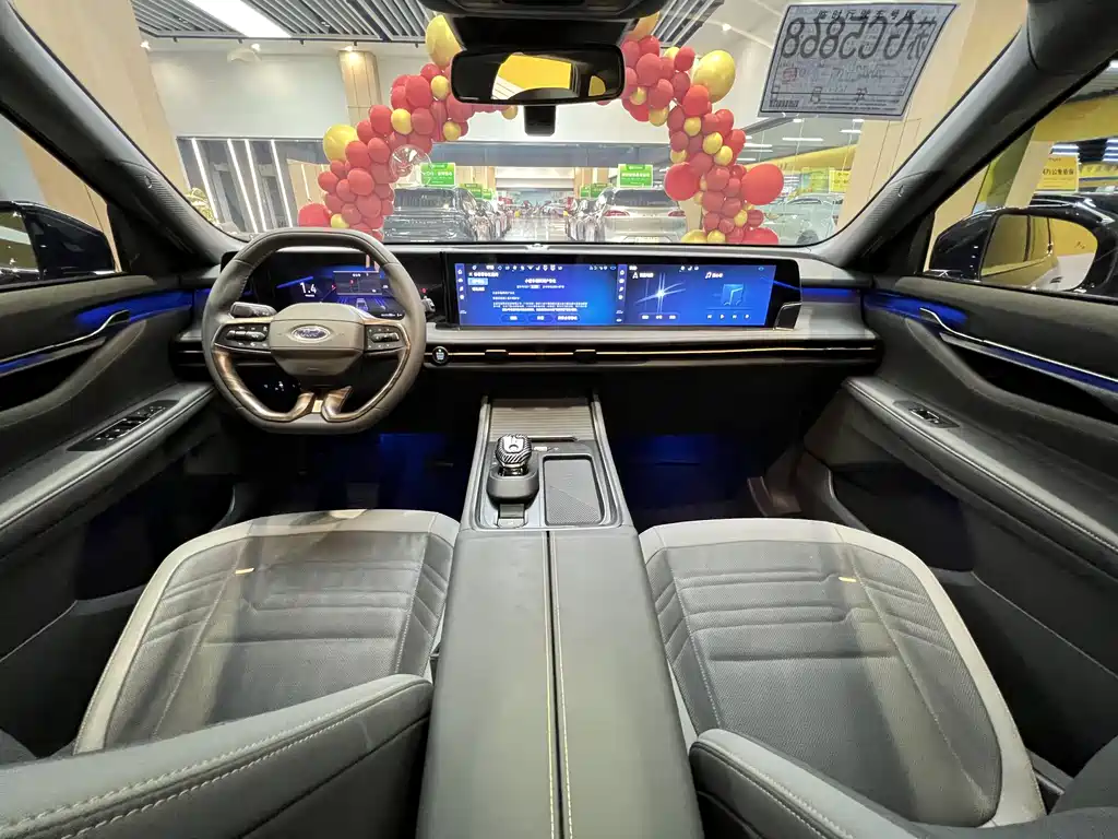 Ford Edge 2024 — фото 11