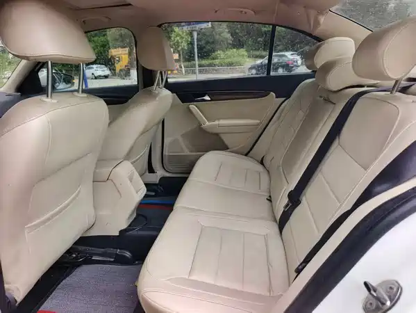 Volkswagen Lavida 2013