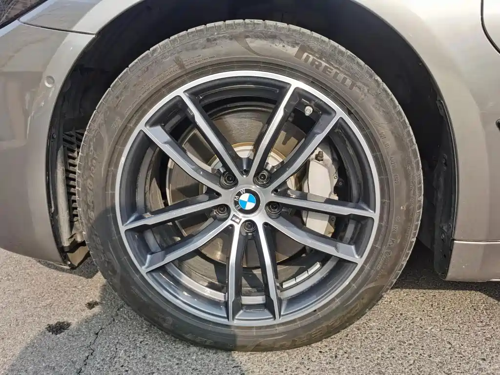 BMW 5 Series New Energy 2021 — фото 10