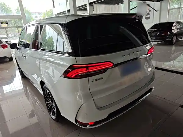 Roewe iMAX8 2024