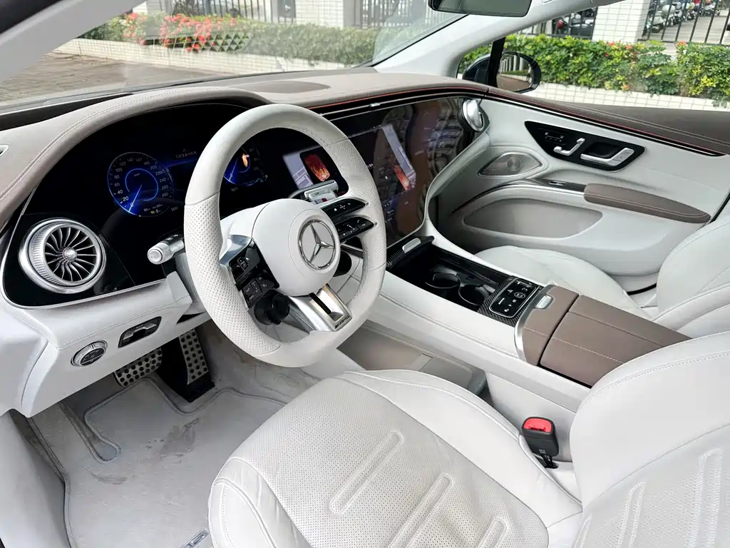 Mercedes-Benz EQS AMG 2024 — фото 14