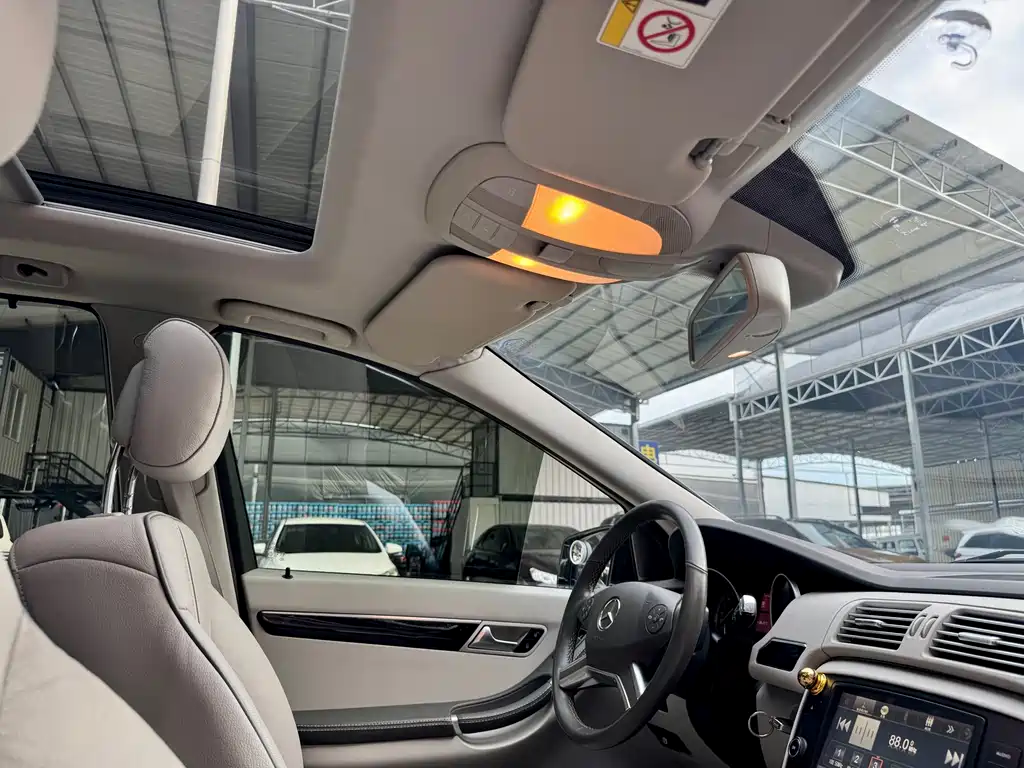 Mercedes-Benz R-Class 2015 — фото 27