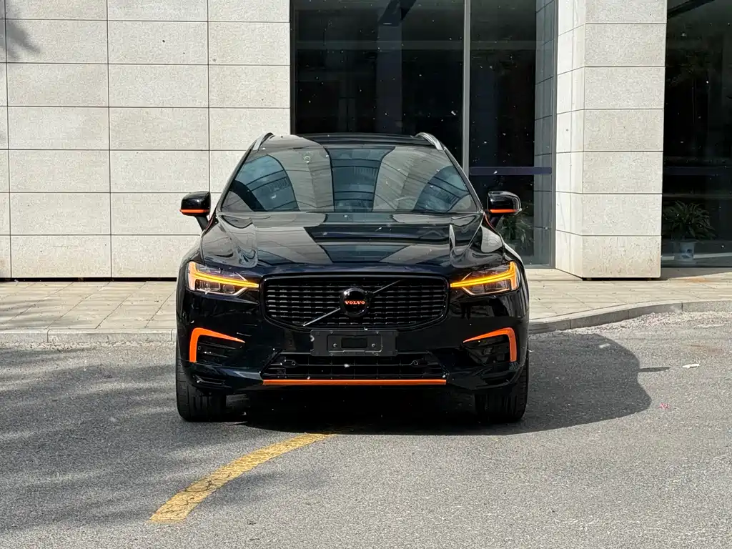 Volvo XC60 2019 — фото 2