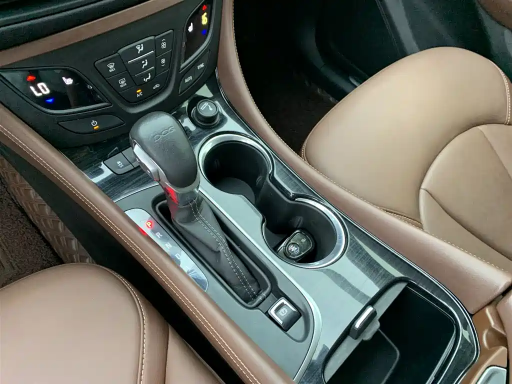Buick Envision Plus 2021 — фото 22