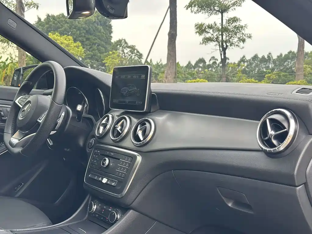 Mercedes-Benz CLA 2015 — фото 20