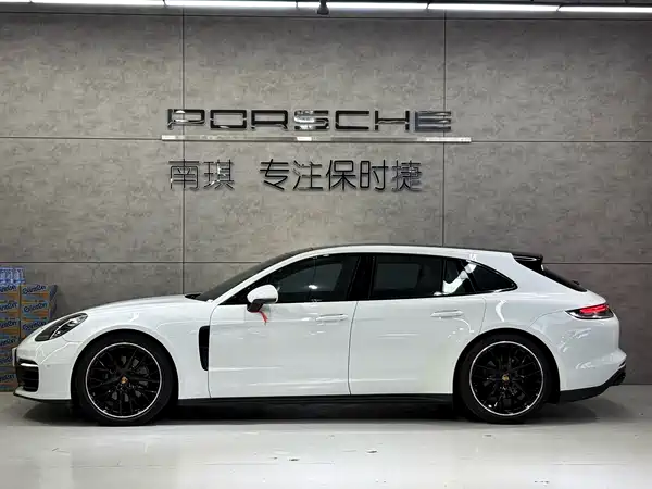 Porsche Panamera 2022