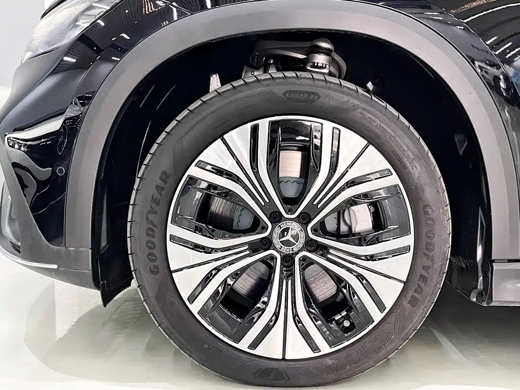 Mercedes-Benz EQE SUV 2025 — фото 12