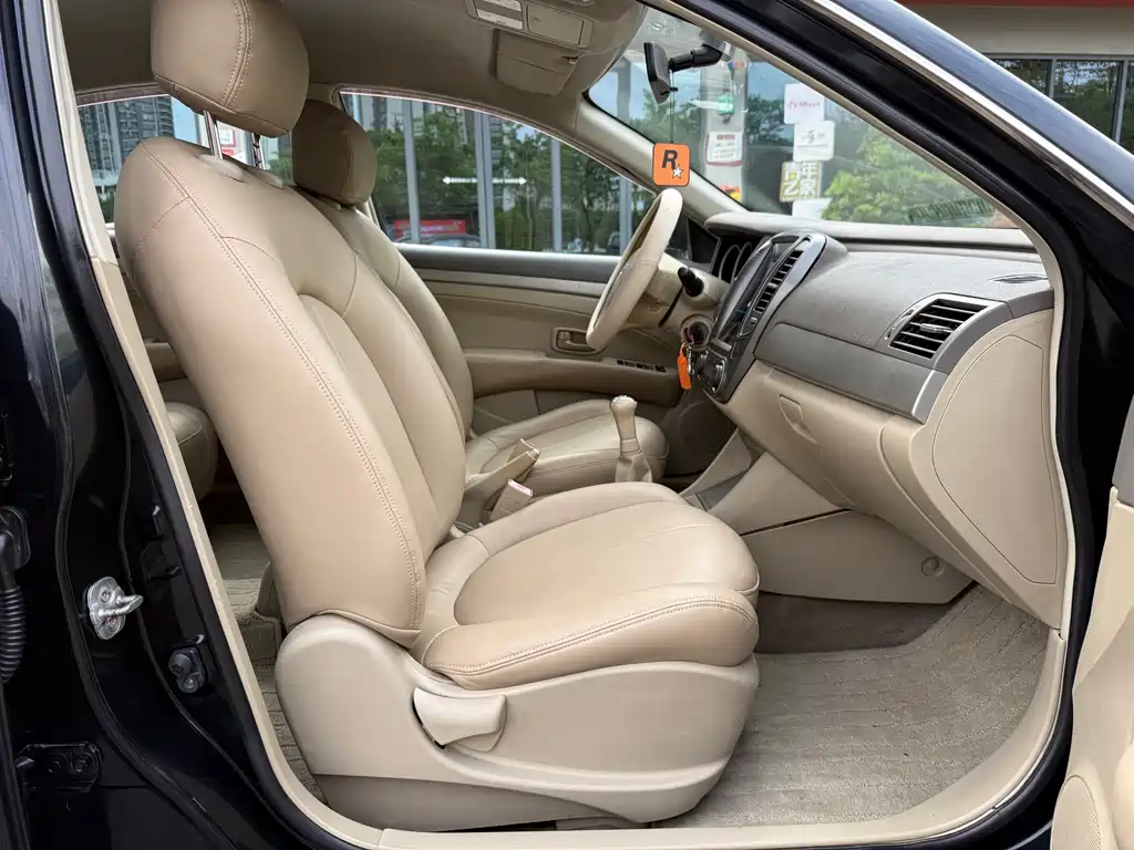 Nissan Sylphy 2012 — фото 13