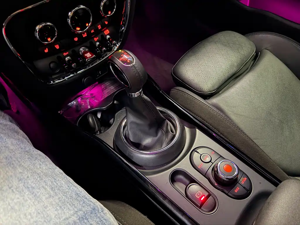 MINI Clubman 2019 — фото 11