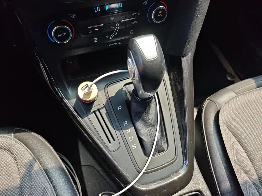 Ford Focus 2016 — фото 16