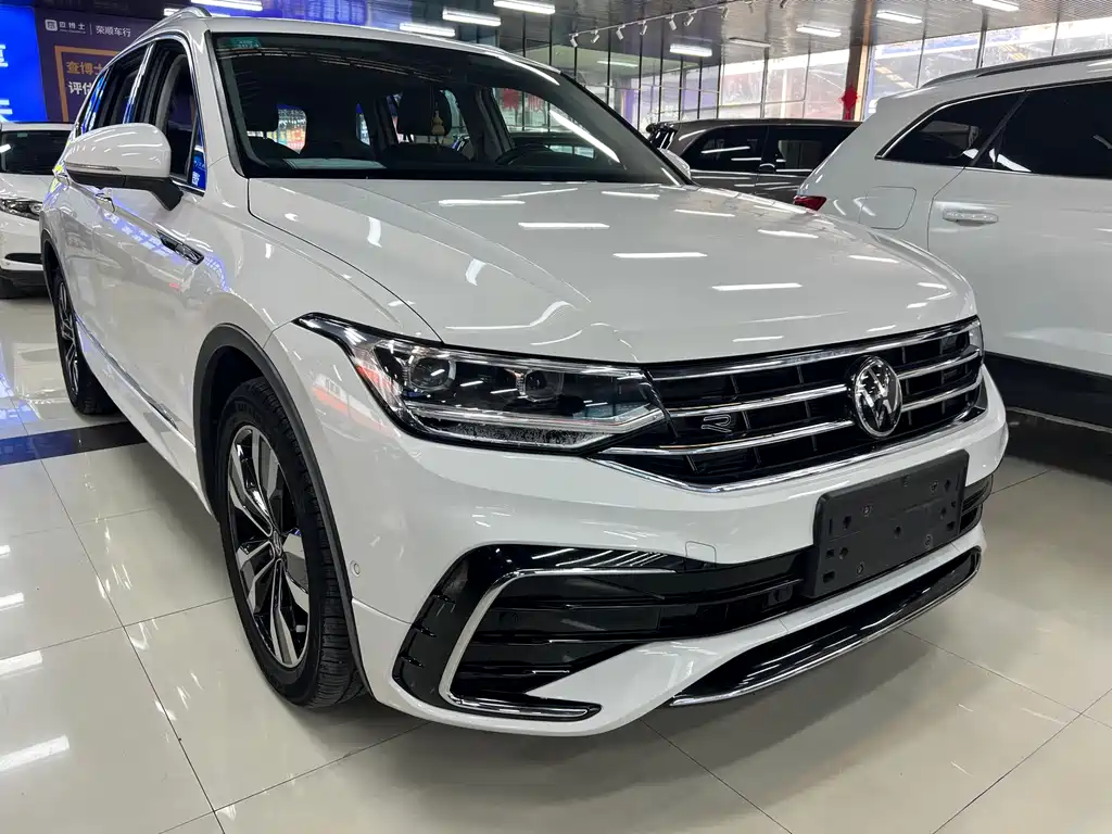 Volkswagen Tiguan L 2022 — фото 3