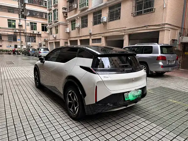 Zeekr X 2025