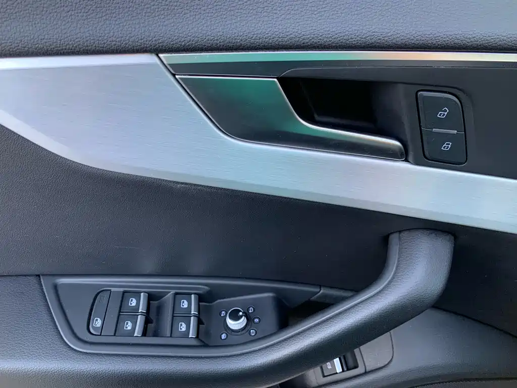 Audi A4L 2020 — фото 20