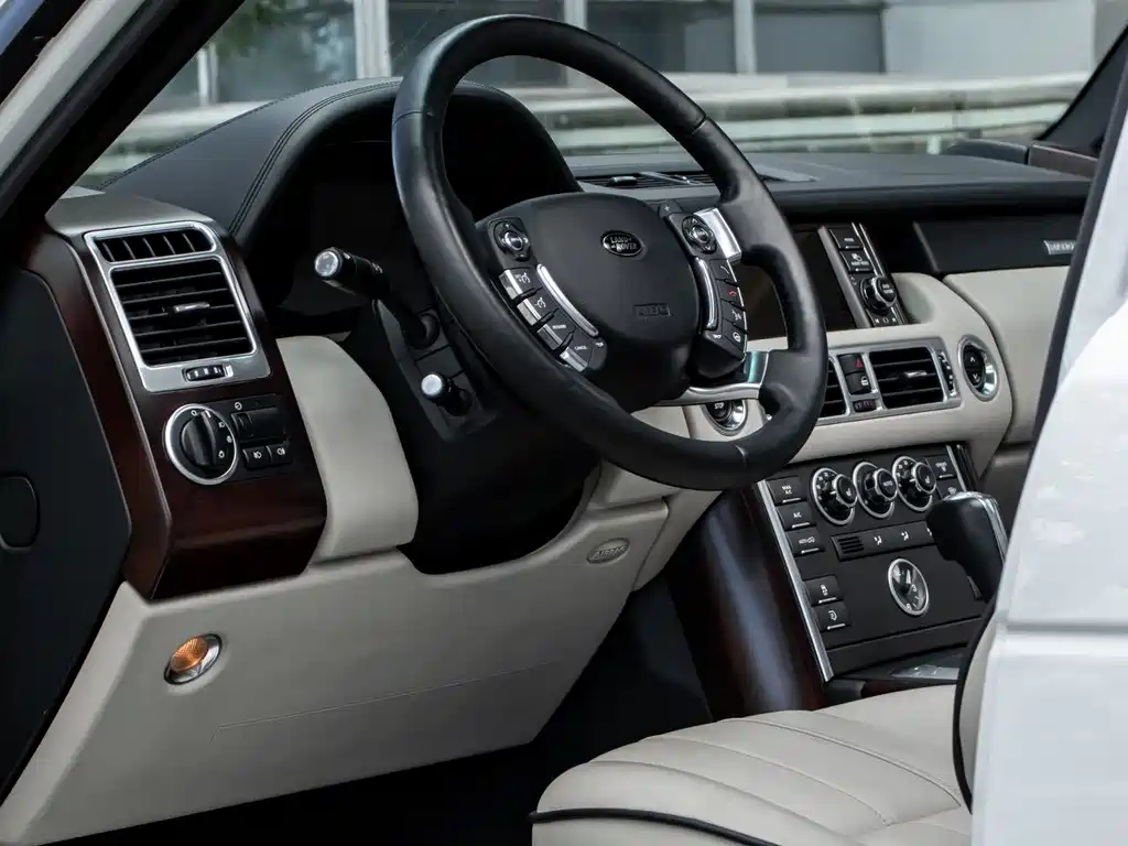 Land Rover Range Rover 2012 — фото 11