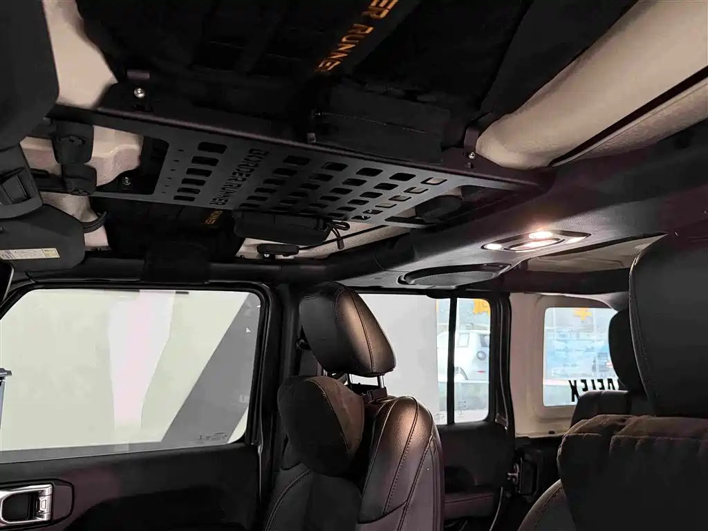 Jeep Wrangler New Energy 2022 — фото 11