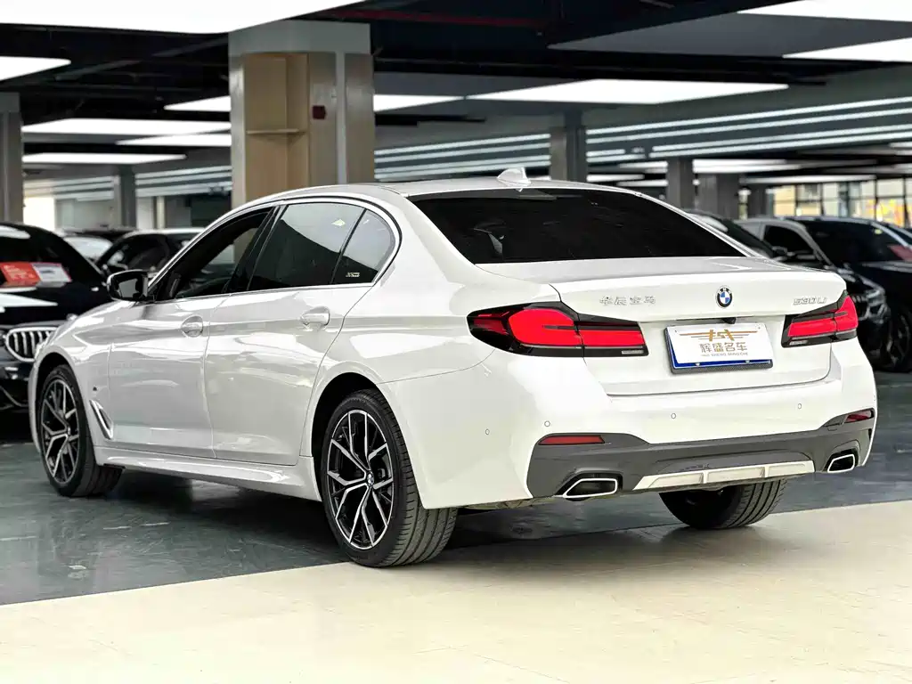 BMW 5 Series 2023 — фото 3