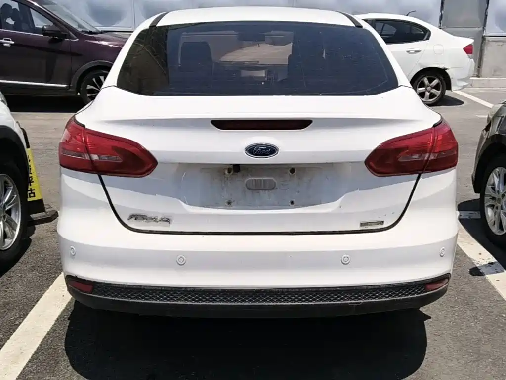 Ford Focus 2015 — фото 6