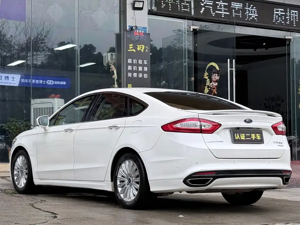 Ford Mondeo 2015 — фото 16