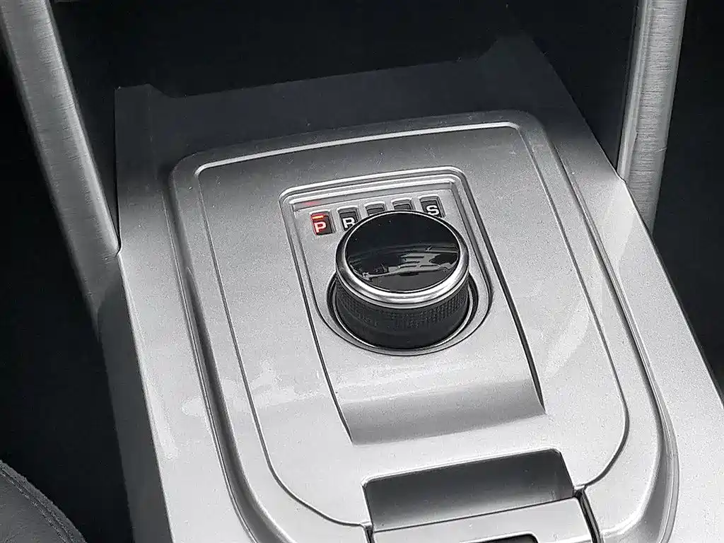 Land Rover Discovery Sport 2018 — фото 13