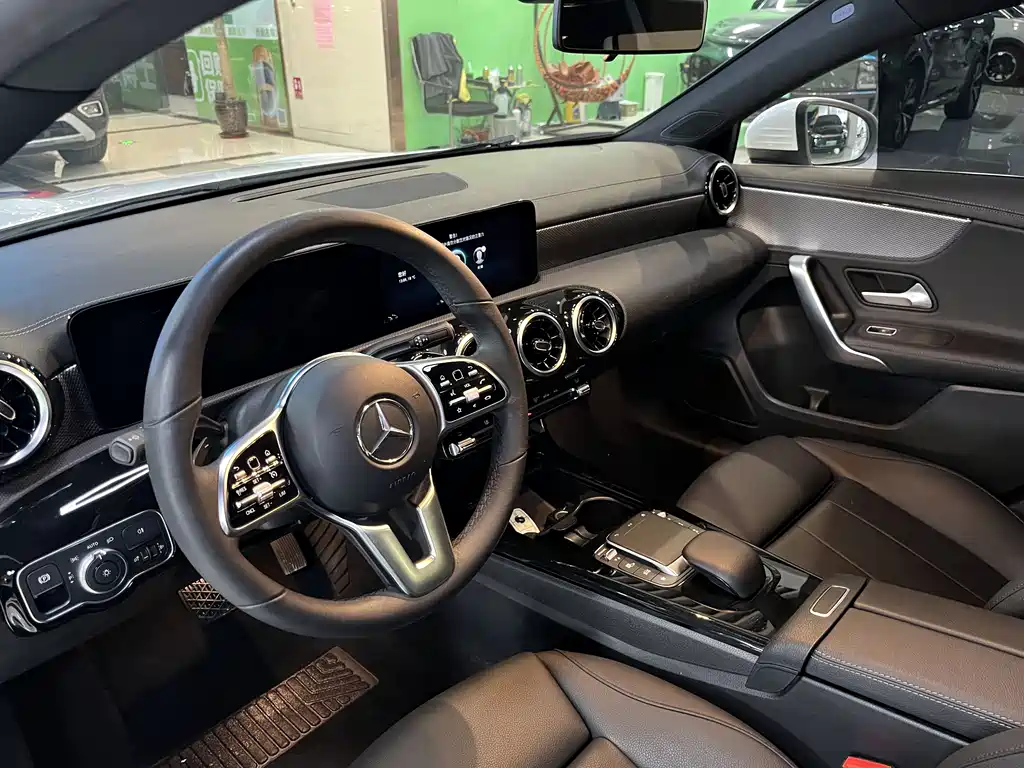 Mercedes-Benz A-Class 2021 — фото 9