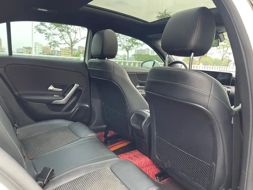 Mercedes-Benz A-Class 2019 — фото 13