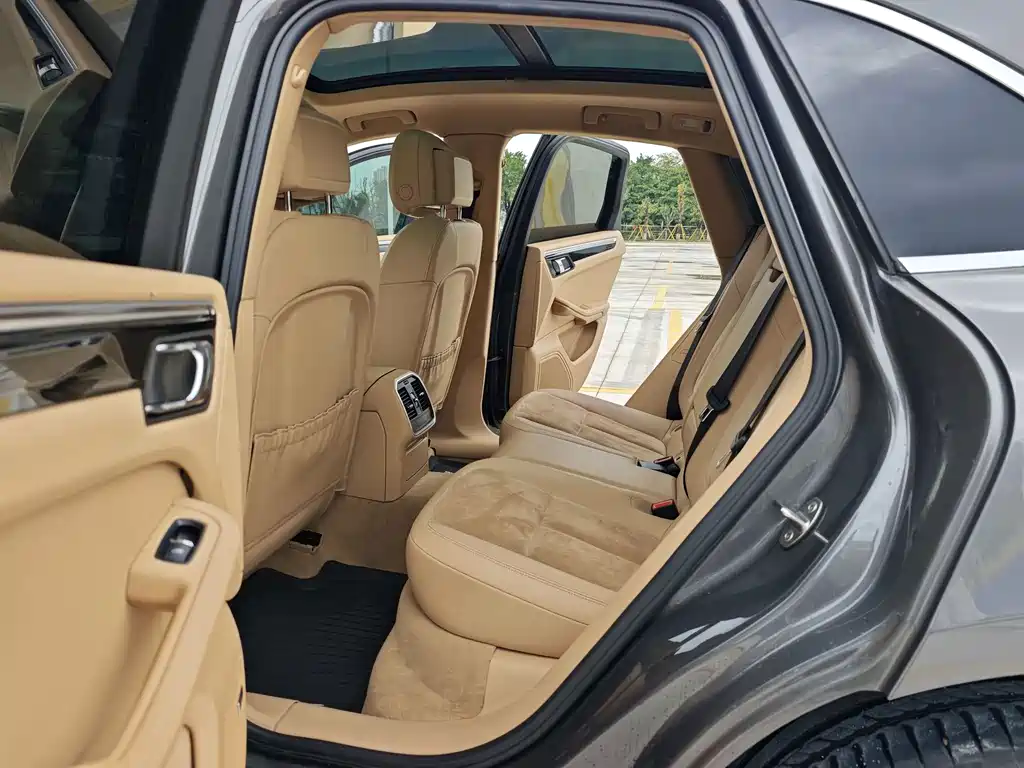 Porsche Macan 2016 — фото 16