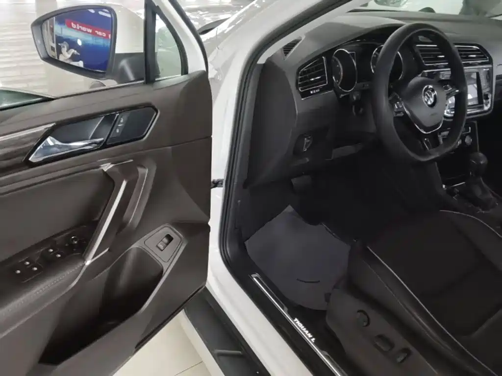Volkswagen Tiguan L 2018 — фото 16
