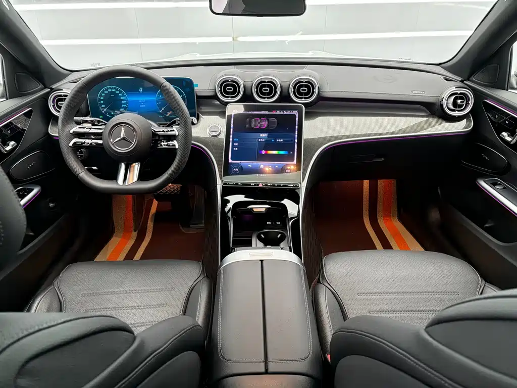 Mercedes-Benz C-Class 2023 — фото 10