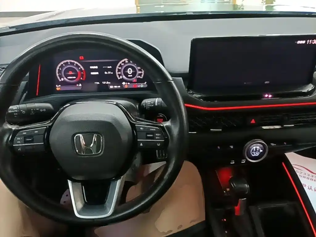 Honda Accord 2023 — фото 10