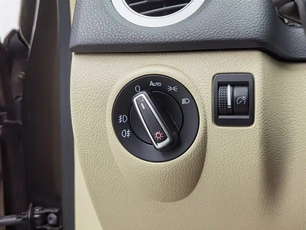 Volkswagen Tiguan 2015 — фото 21