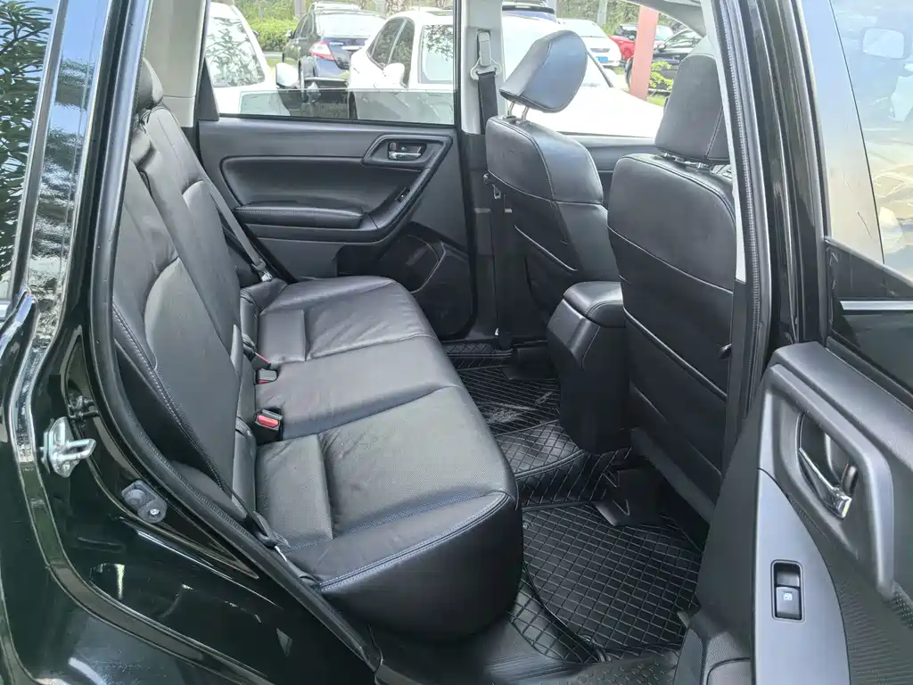 Subaru Forester 2016 — фото 16
