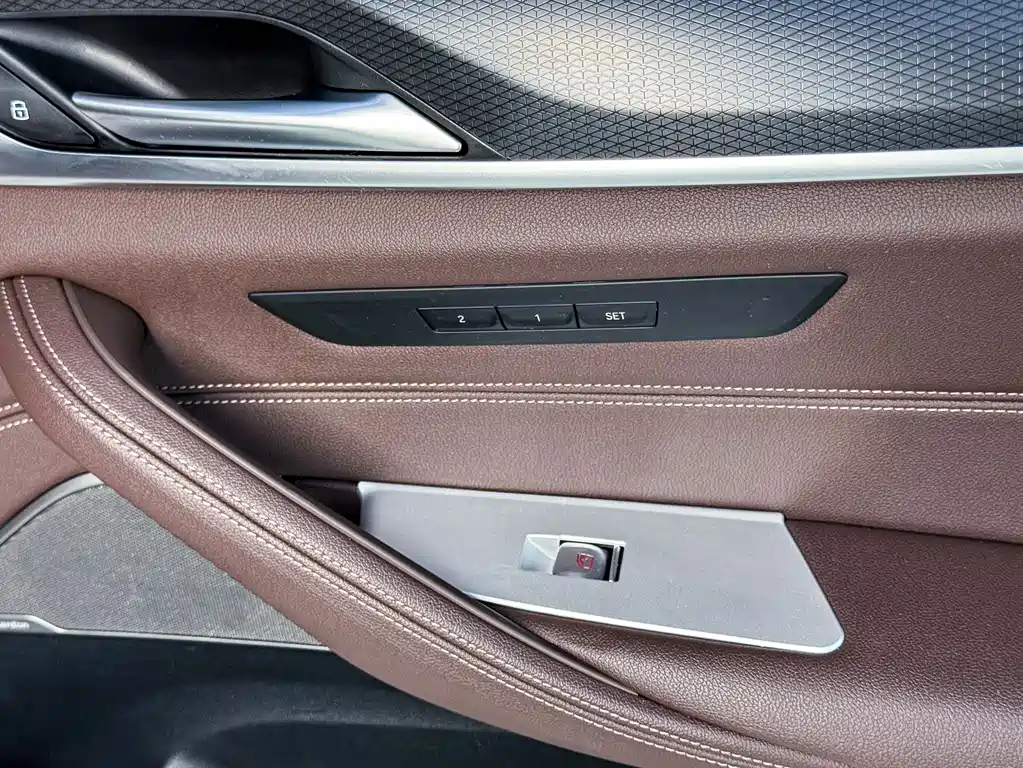 BMW 5 Series New Energy 2021 — фото 12