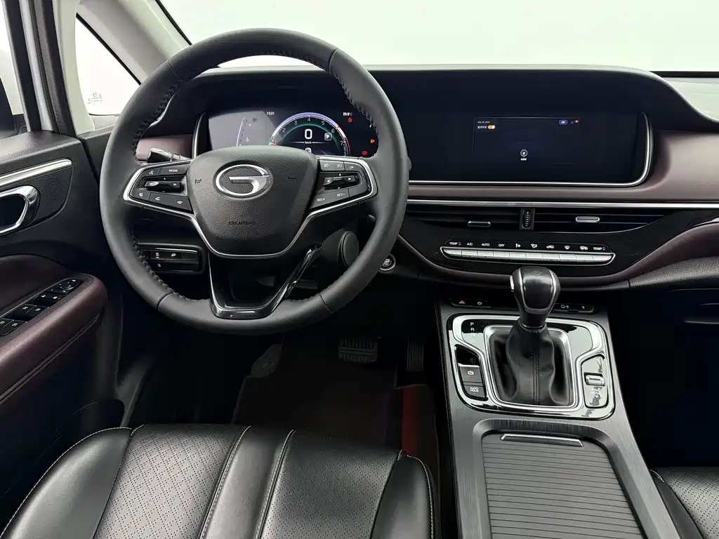 GAC Motor Trumpchi M6 2022 — фото 12