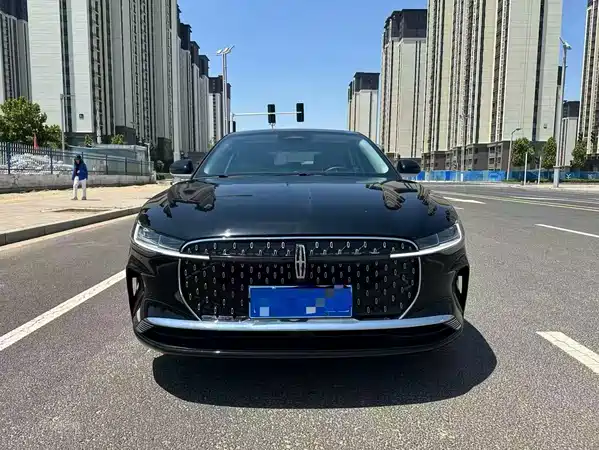 Lincoln Z 2025