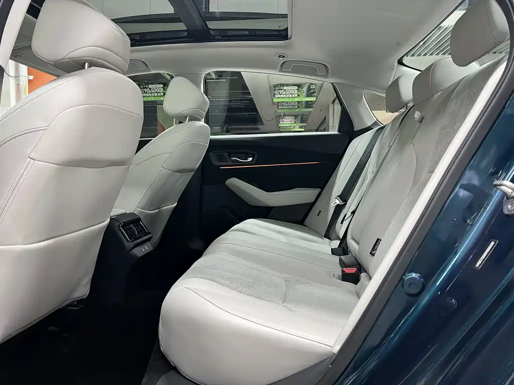 Honda Accord New Energy 2023 — фото 11