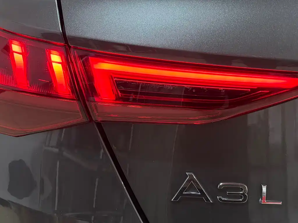 Audi A3 2023 — фото 24