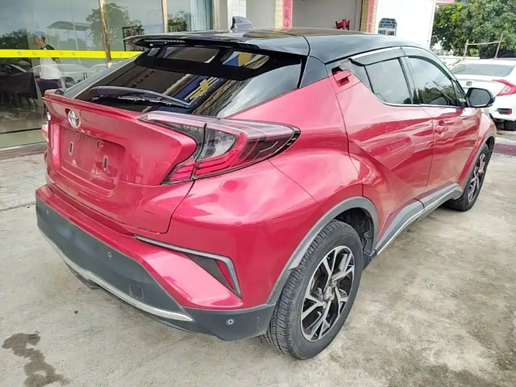 Toyota C-HR 2018 — фото 7