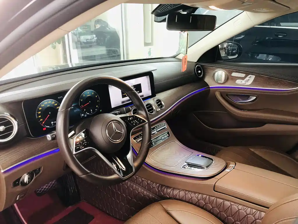 Mercedes-Benz E-Class 2022 — фото 4