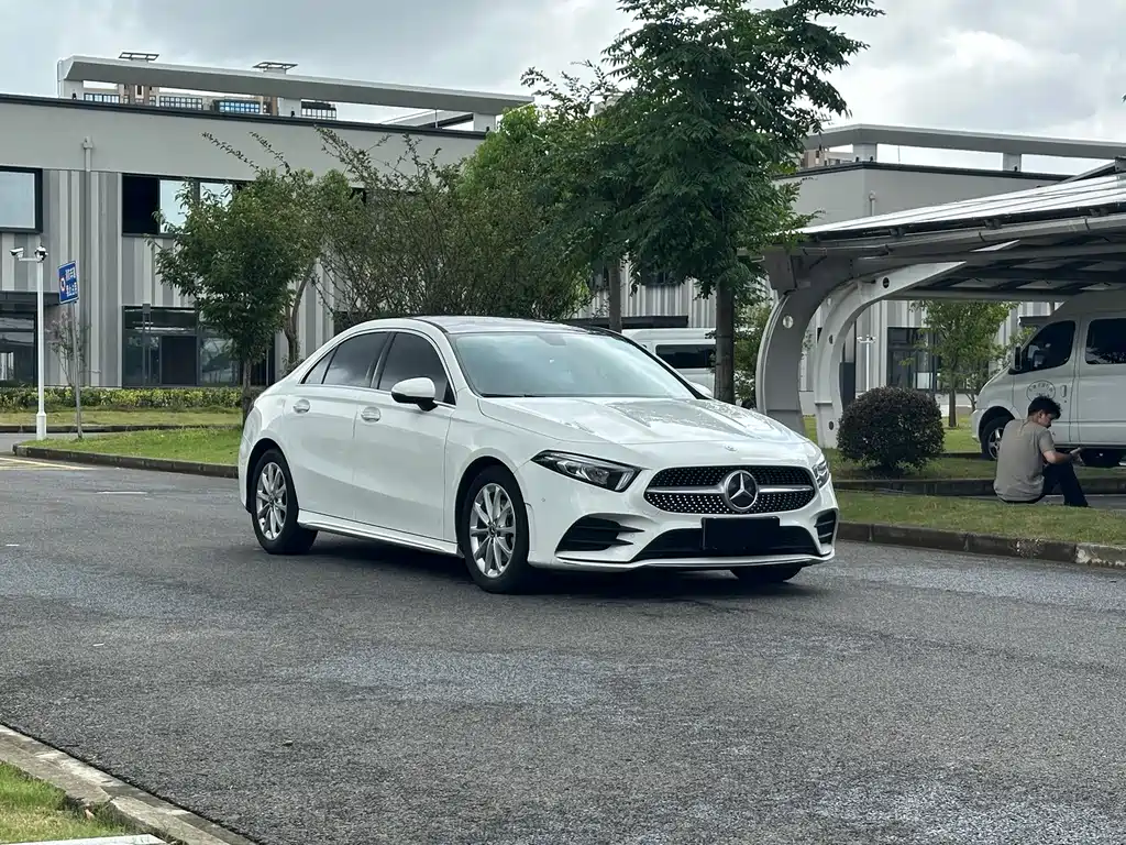 Mercedes-Benz A-Class 2021 — фото 3