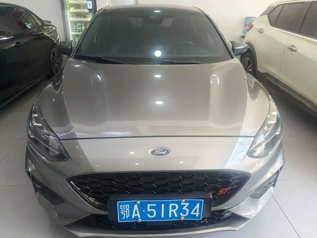 Ford Focus 2020 — фото 1
